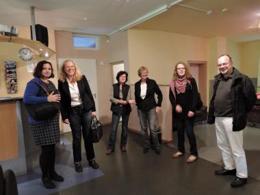 Von links nach rechts, Beate Walter-Rosenheimer, MdB; Doris Wagner, MdB; Christien Wörthmann, Jugendpflegerin Dachau; Luise Krispenz, grüne Jugendreferentin Dachau; Kai Kühnel, Bürgermeister Dachau